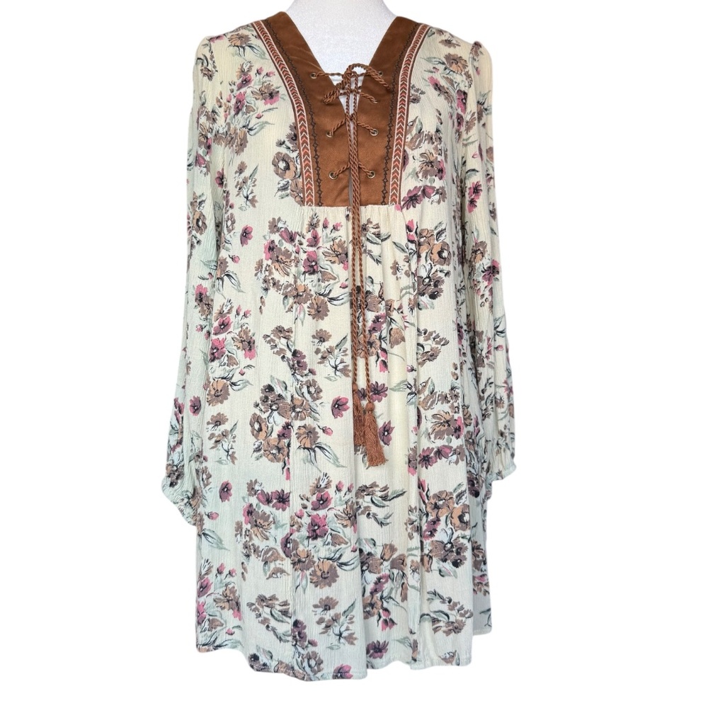 Flying Tomato Lace Up Floral Tunic Sz M